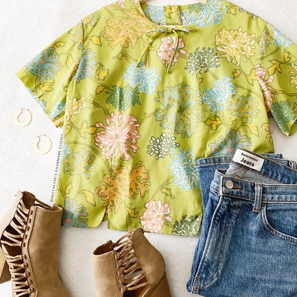 Vintage Floral Print Button Down Back Top - Picture 2 of 12